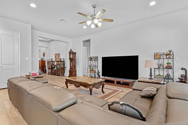 12335 Fort Duncan, House other with 4 bedrooms, 3 bathrooms and null parking in San Antonio TX | Image 12