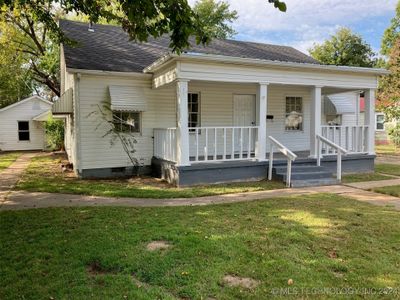 2209 Elliott Street, House other with 3 bedrooms, 1 bathrooms and null parking in Muskogee OK | Image 2