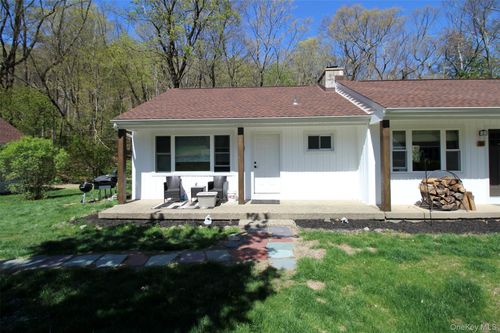 18 Mountain Rd, Tuxedo Park, NY, 10987-4416 | Card Image