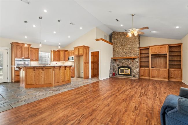 11992 Cripps Rd, House other with 3 bedrooms, 2 bathrooms and null parking in Gentry AR | Image 7