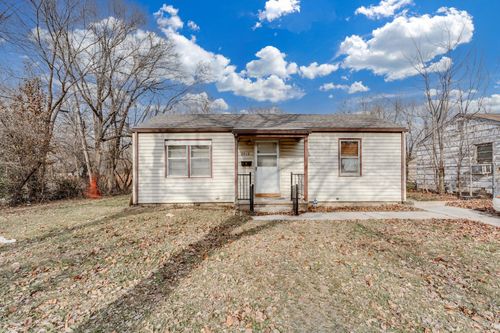 2418 E 8th St N, Wichita, KS, 67214-3329 | Card Image