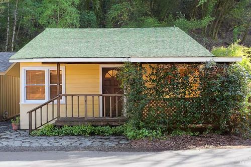 2167 Redwood Drive, Healdsburg, CA, 95448 | Card Image
