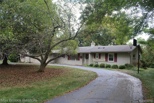 423 Dalebrook Ln, Bloomfield Hills, MI, 48301-3313 | Card Image