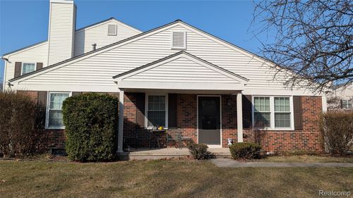 15824 Charleston Dr, Clinton Township, MI, 48038-1020 | Card Image