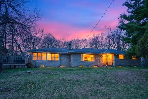 3928 Stonewall Rd, Jackson, MI, 49203-5387 | Card Image