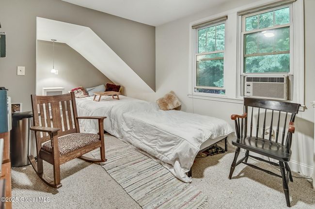 1 Yates St, House other with 3 bedrooms, 2 bathrooms and 1 parking in Troy NY | Image 22