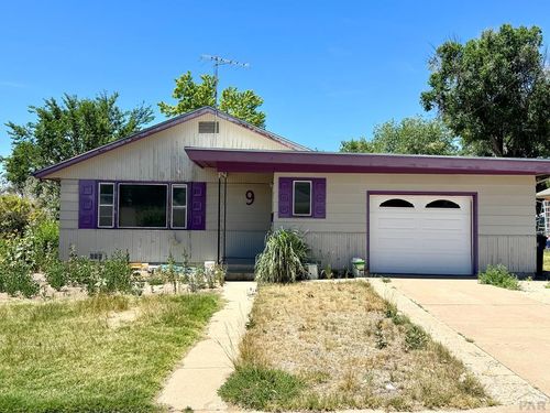 9 Loch Lomond Ln, Pueblo, CO, 81001-1729 | Card Image