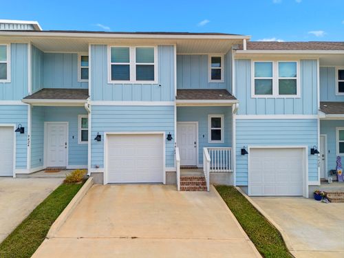 9422 Nature Creek Ln, Pensacola, FL, 32526-4597 | Card Image