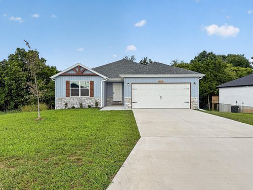 585 Bailiwick Dr, Rogersville, MO, 65742 | Card Image