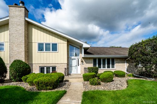 18116 John Charles Dr, Orland Park, IL, 60467-8847 | Card Image