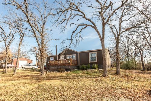 18 Pawnee Trl, Nocona, TX, 76255-9104 | Card Image
