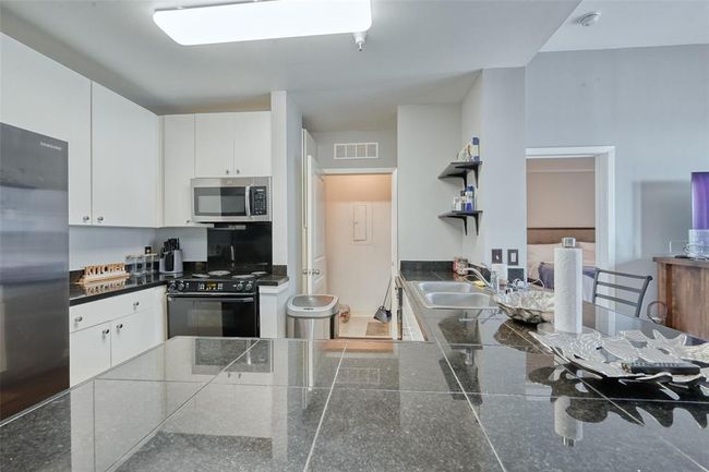 UNIT-1206 - 3505 Sage Rd, Condo with 2 bedrooms, 2 bathrooms and null parking in Houston TX | Image 26
