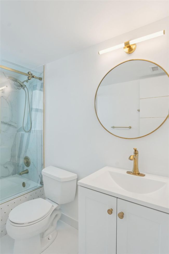APT-501 - 2205 S Cypress Bend Dr, Condo with 2 bedrooms, 2 bathrooms and null parking in Pompano Beach FL | Image 18