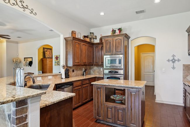 532 Hubbard Cir, House other with 3 bedrooms, 2 bathrooms and null parking in Nevada TX | Image 9