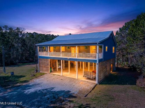 513 Poinsetta Dr, Bay Saint Louis, MS, 39520-9030 | Card Image