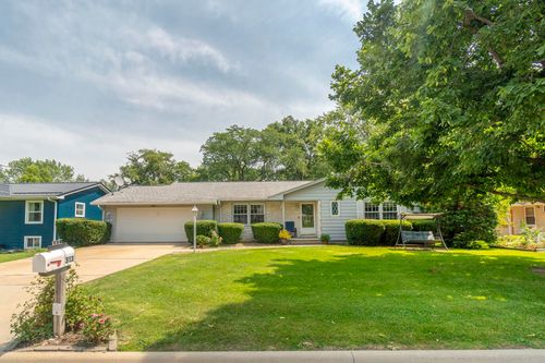 313 Longview Dr, Waterloo, IA, 50701-1637 | Card Image