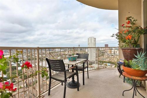 unit-2401-3505 Sage Rd, Houston, TX, 77056-7190 | Card Image