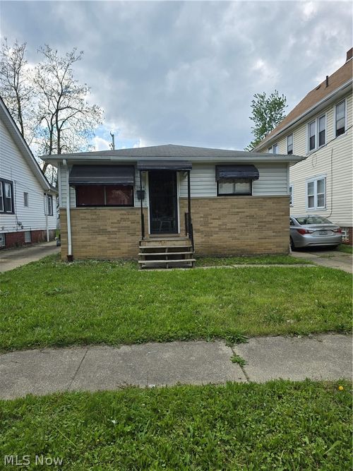 3684 E 144th St, Cleveland, OH, 44120-4811 | Card Image