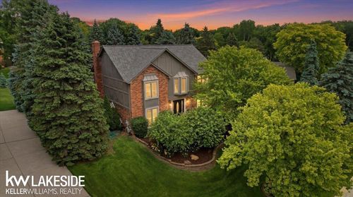 7277 Wellington Place, Macomb Township, MI, 48094 | Card Image