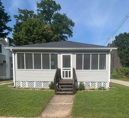 228 S Dean St, Centreville, MI, 49032-8514 | Card Image