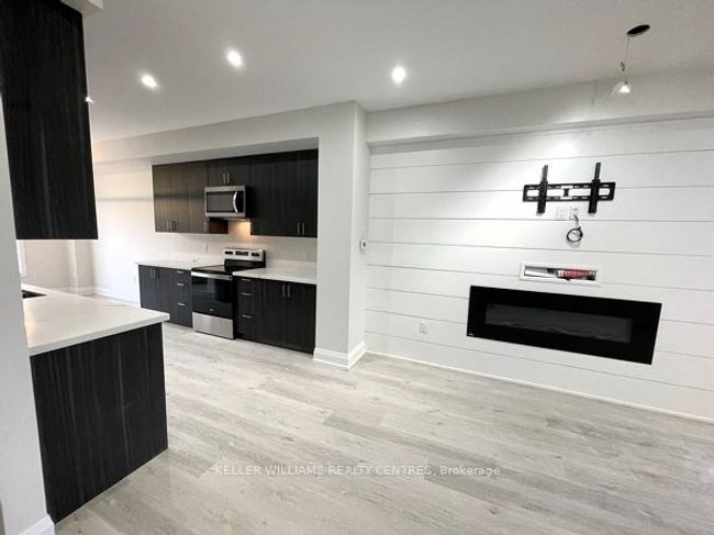 442 Veterans Dr, House attached with 2 bedrooms, 3 bathrooms and 1 parking in Barrie ON | Image 9