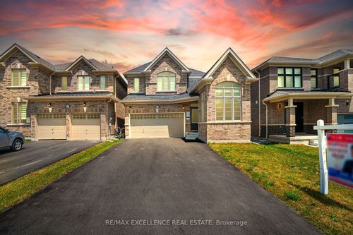 25 Sam Battaglia Cres, Sutton West, ON, L0E1R0 | Card Image