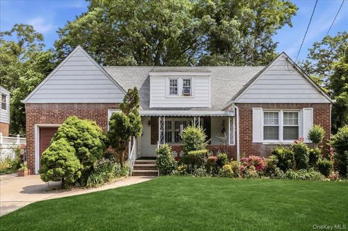 98 Arkansas Drive, Hempstead, NY, 11580 | Card Image