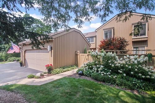 930 Oak Hill Rd, Lake Barrington, IL, 60010-1660 | Card Image