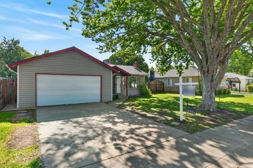 6701 Golf View Drive, Sacramento, CA, 95822 | Card Image