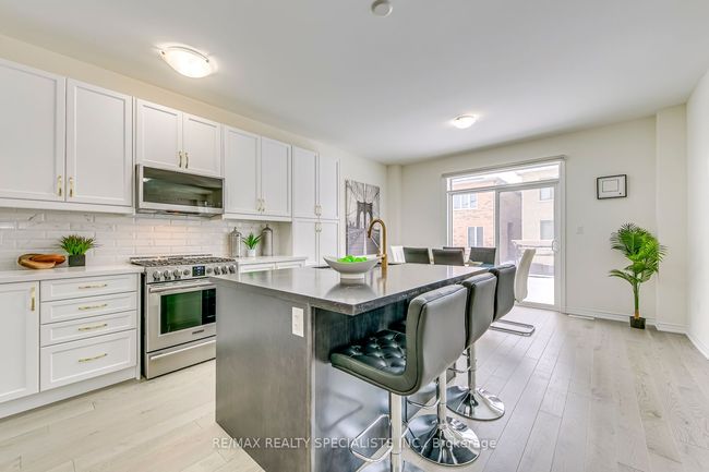 328 Valleyway Dr, House other with 8 bedrooms, 6 bathrooms and 4 parking in Brampton ON | Image 7