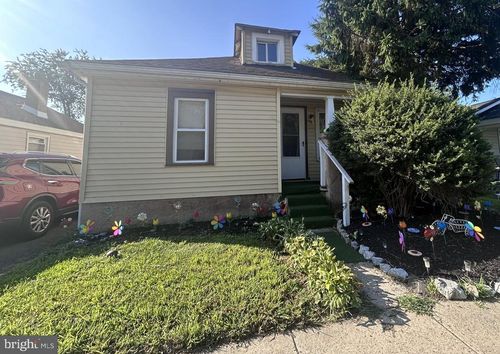 239 Broadway Ave, UPPER CHICHESTER, PA, 19014-3411 | Card Image