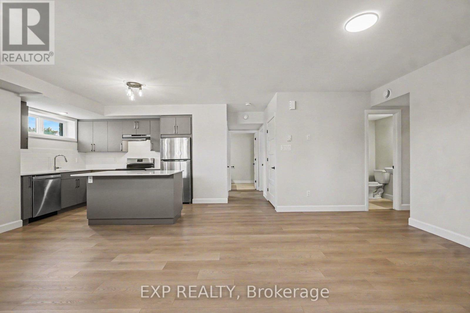 Residential Lease in Russell 4