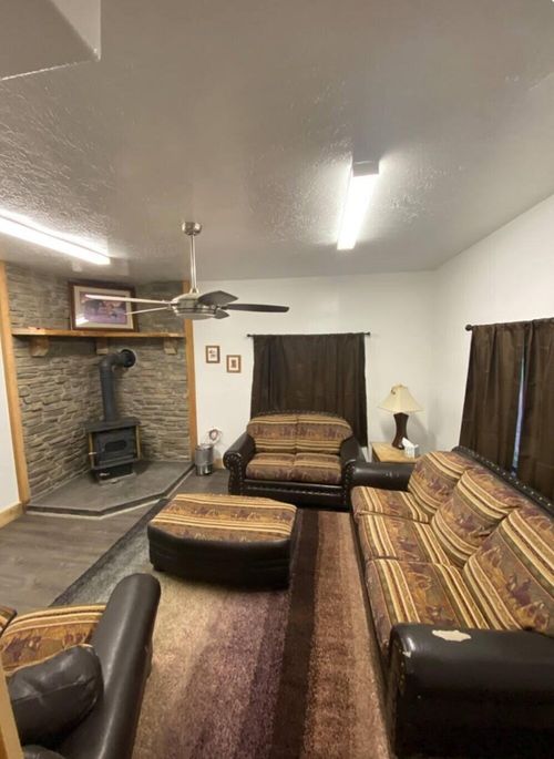 420 E Jessop Ave, Hildale, UT, 84784-7753 | Card Image