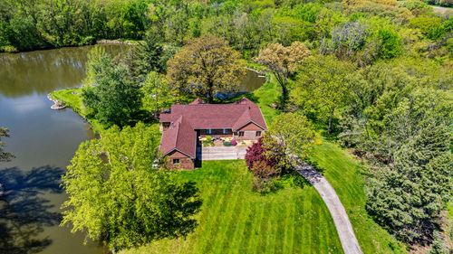 3262 Greenwood Dr, Dewey, IL, 61840-9700 | Card Image