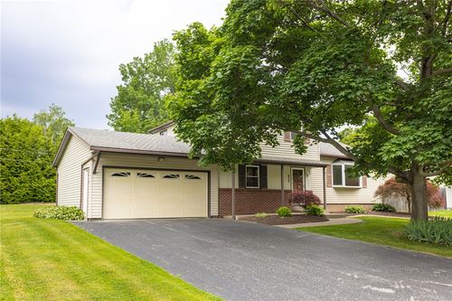 160 Olde Erie Trl, Greece, NY, 14626-4037 | Card Image