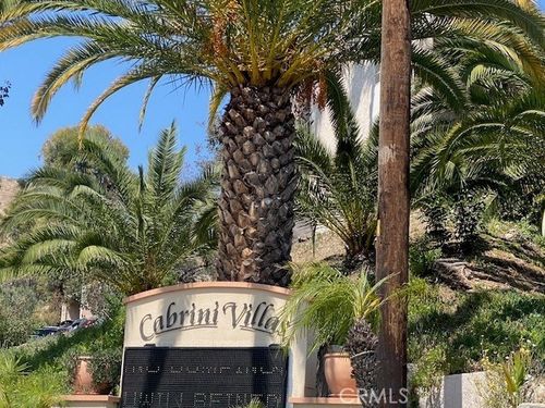 9562 Via Bernardo, Burbank, CA, 91504-1204 | Card Image