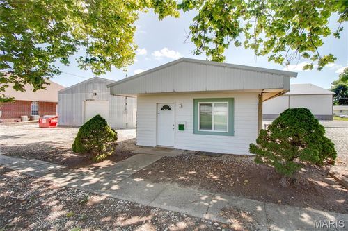 98 Curtis St, Jerseyville, IL, 62052-2202 | Card Image