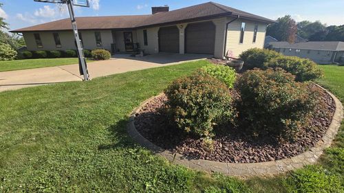 445 Arbor Oaks Ln, Lancaster, WI, 53813-2168 | Card Image