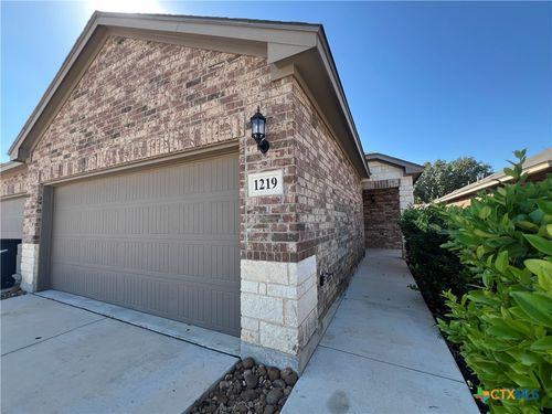 1219 Old Fm 306, New Braunfels, TX, 78130-3052 | Card Image