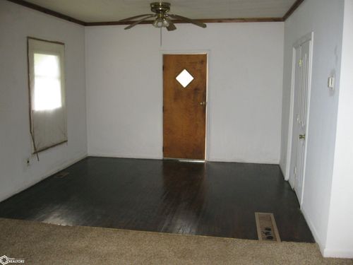 306 Tindell St, Ottumwa, IA, 52501-1737 | Card Image