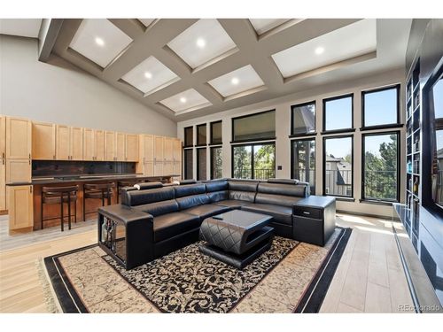 27 Beacon Hill Ln, Greenwood Village, CO, 80111-5244 | Card Image