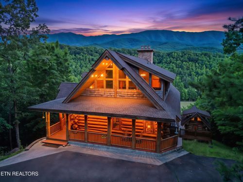 213 Matterhorn Dr, Gatlinburg, TN, 37738 | Card Image