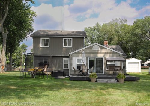 9393 Boncrest St, Commerce Township, MI, 48382-4207 | Card Image