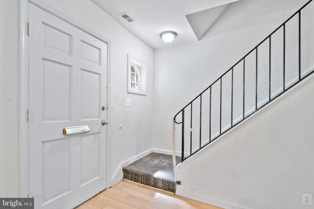 Residential in COLLEGE PARK 2