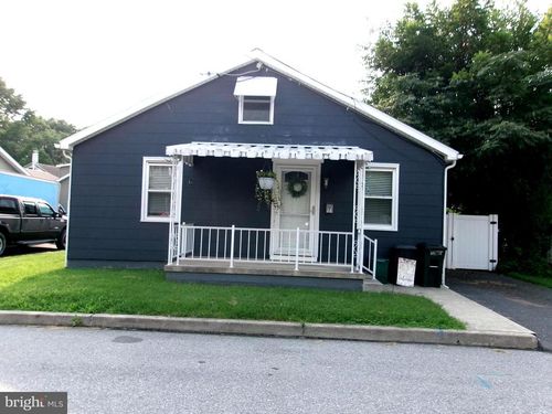 28 S Porter St, MARIETTA, PA, 17547-1209 | Card Image