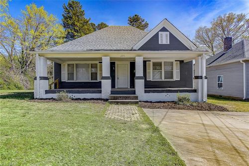 209 N Yadkin Ave, Spencer, NC, 28159-2433 | Card Image