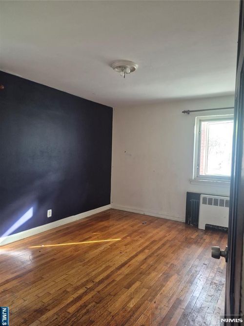 1499 Terrace Cir, Teaneck, NJ, 07666-5226 | Card Image