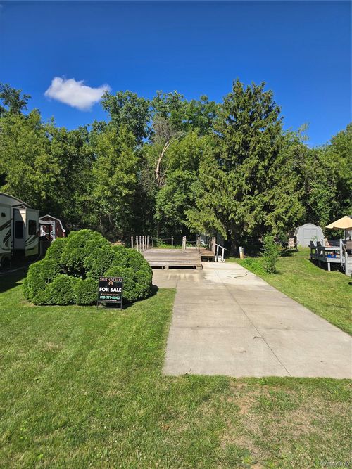 10001 Goodall, Vernon Township, MI, 48429 | Card Image