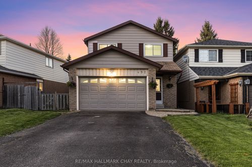 492 Britannia Ave, Bradford, ON, L3Z1A7 | Card Image