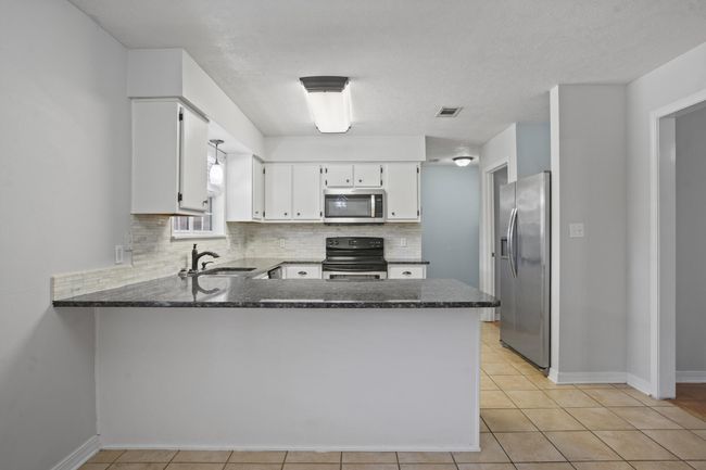 Kitchen | Image 13